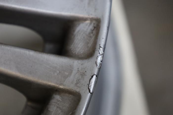 Gebruikte Velg Mercedes E (W212) E-350 CGI V6 24V BlueEfficiency Prijs € 90,00 Margeregeling aangeboden door Auto Demontage Elferink B.V.