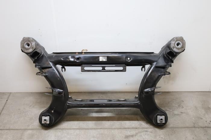 Gebruikte Subframe Mercedes C (W204) 1.8 C-200 CGI 16V Prijs € 300,00 Margeregeling aangeboden door Auto Demontage Elferink B.V.