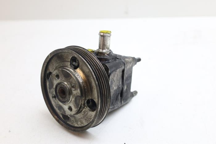 Gebruikte Pomp Servo Volvo S80 (AR/AS) 2.4 D5 20V 180 Prijs € 200,00 Margeregeling aangeboden door Auto Demontage Elferink B.V.