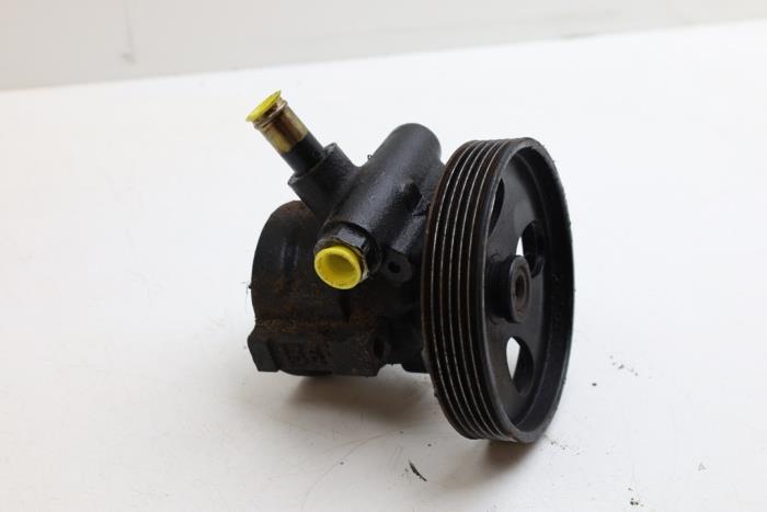 Gebruikte Pomp Servo Saab 900 II Coupé 2.0 S,SE Turbo 16V Prijs € 75,00 Margeregeling aangeboden door Auto Demontage Elferink B.V.
