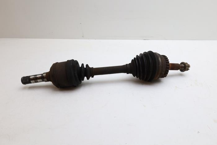 Gebruikte Aandrijfas rechts-voor Saab 9-5 Estate (YS3E) 2.0t 16V Prijs € 65,00 Margeregeling aangeboden door Auto Demontage Elferink B.V.