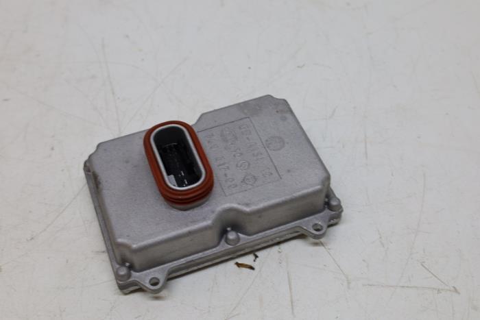 Gebruikte Xenon module Mercedes SLK (R171) 1.8 200 K 16V Prijs € 100,00 Margeregeling aangeboden door Auto Demontage Elferink B.V.