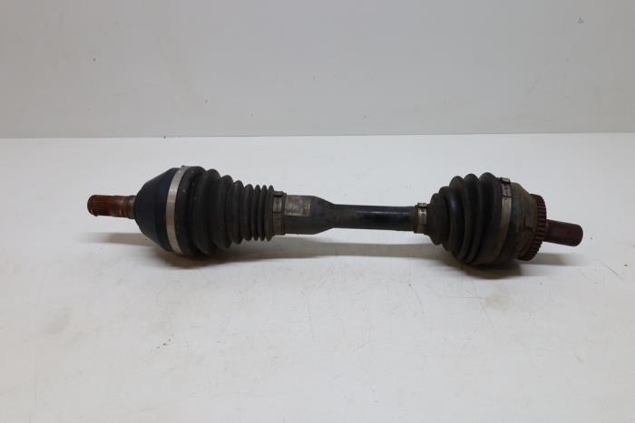 Gebruikte Aandrijfas links-voor Volvo XC90 I 2.5 T 20V Prijs € 100,00 Margeregeling aangeboden door Auto Demontage Elferink B.V.
