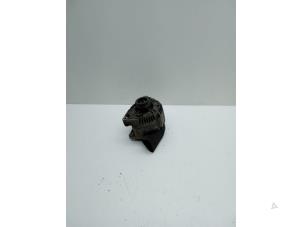 Gebruikte Dynamo Saab 900 II (YS3D) 2.5 SE V6 24V Prijs € 50,00 Margeregeling aangeboden door Auto Demontage Elferink B.V.