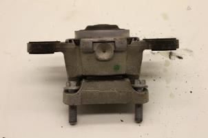 Gebruikte Motorsteun Volvo V70 (BW) 2.4 D 20V Prijs € 40,00 Margeregeling aangeboden door Auto Demontage Elferink B.V.