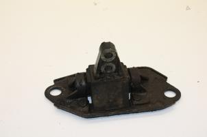 Gebruikte Motorrubber Volvo V70 (SW) 2.3 T5 20V Prijs € 25,00 Margeregeling aangeboden door Auto Demontage Elferink B.V.