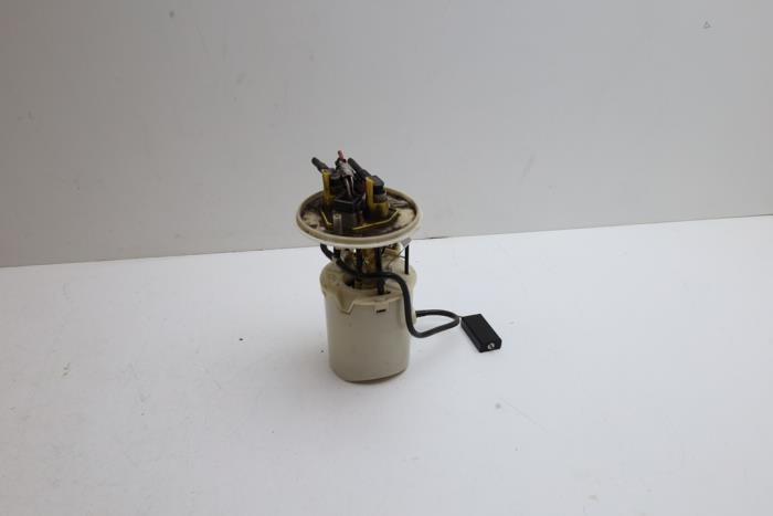 Gebruikte Tank element Pomp Saab 9-5 (YS3E) 2.0t 16V Prijs € 40,00 Margeregeling aangeboden door Auto Demontage Elferink B.V.