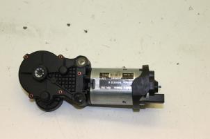 Gebruikte Stoelmotor Saab 9-3 Sport Estate (YS3F) 1.9 TiD 16V Prijs € 75,00 Margeregeling aangeboden door Auto Demontage Elferink B.V.