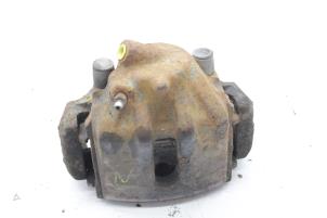 Gebruikte Remklauw (Tang) rechts-voor Volvo V70 (GW/LW/LZ) 2.4 XC LPT 4x4 20V Prijs € 50,00 Margeregeling aangeboden door Auto Demontage Elferink B.V.