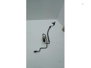 Gebruikte Koppelingsleiding Volvo V70 (BW) 2.0 D 16V Prijs € 40,00 Margeregeling aangeboden door Auto Demontage Elferink B.V.