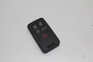 Gebruikte Afstands Bediening Set Volvo S80 (AR/AS) 2.4 D5 20V 180 Prijs € 25,00 Margeregeling aangeboden door Auto Demontage Elferink B.V.