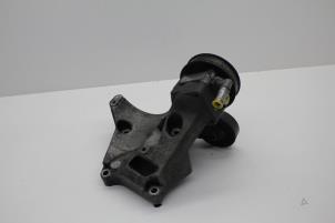 Gebruikte Pomp Servo Saab 9-5 (YS3E) 2.2 TiD 16V Prijs € 125,00 Margeregeling aangeboden door Auto Demontage Elferink B.V.