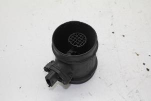 Gebruikte Luchtmassameter Saab 9-5 Estate (YS3E) 3.0 TiD V6 24V Prijs € 75,00 Margeregeling aangeboden door Auto Demontage Elferink B.V.