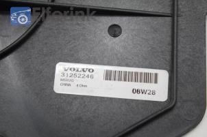 Gebruikte Luidspreker Volvo C30 (EK/MK) 1.6 16V Prijs € 25,00 Margeregeling aangeboden door Auto Demontage Elferink B.V.