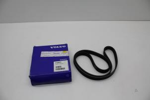 Gebruikte Multiriem Volvo 9-Serie Prijs € 25,00 Margeregeling aangeboden door Auto Demontage Elferink B.V.