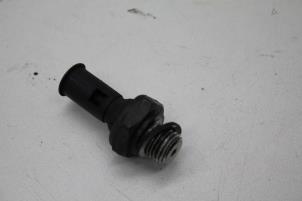 Gebruikte Schakelaar Oliedruk Volvo S60 I (RS/HV) 2.4 20V 140 Prijs € 25,00 Margeregeling aangeboden door Auto Demontage Elferink B.V.