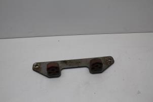 Gebruikte Uitlaatsteun Saab 9-5 Estate (YS3E) 1.9 TiD 16V Prijs € 25,00 Margeregeling aangeboden door Auto Demontage Elferink B.V.