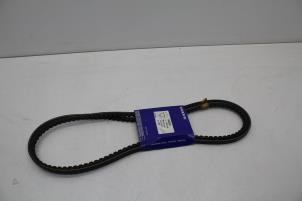 Gebruikte V Snaar Volvo 7-Serie Prijs € 25,00 Margeregeling aangeboden door Auto Demontage Elferink B.V.