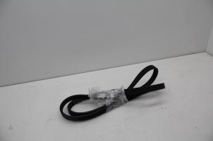 Gebruikte Multiriem Volvo S80 Prijs € 40,00 Margeregeling aangeboden door Auto Demontage Elferink B.V.