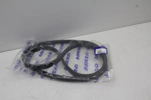 Gebruikte Multiriem Volvo S70 Prijs € 40,00 Margeregeling aangeboden door Auto Demontage Elferink B.V.