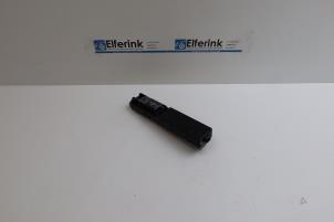 Gebruikte Raam schakelaar elektrisch Saab 9-3 II (YS3F) 1.8t 16V Prijs € 40,00 Margeregeling aangeboden door Auto Demontage Elferink B.V.