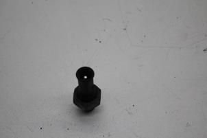 Gebruikte Oliedruk Schakelaar Volvo XC90 I 2.4 D5 20V Prijs € 25,00 Margeregeling aangeboden door Auto Demontage Elferink B.V.