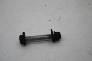 Gebruikte Bouten set Volvo 850 Estate 2.5i 10V Prijs € 25,00 Margeregeling aangeboden door Auto Demontage Elferink B.V.