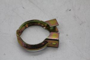 Gebruikte Uitlaatsteun Volvo 4-Serie Prijs € 25,00 Margeregeling aangeboden door Auto Demontage Elferink B.V.