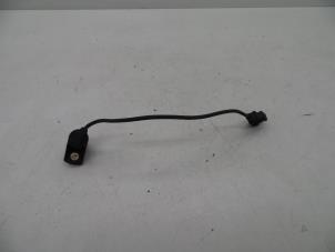 Gebruikte Nokkenas Sensor Saab 900 II (YS3D) 2.5 SE V6 24V Prijs € 25,00 Margeregeling aangeboden door Auto Demontage Elferink B.V.