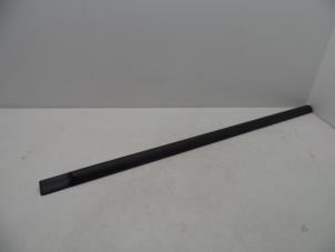 Gebruikte Portierlijst Saab 900 II 2.0 i,Si 16V Prijs € 25,00 Margeregeling aangeboden door Auto Demontage Elferink B.V.