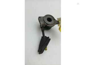 Gebruikte Koppeling Hulp Cilinder Volvo V40 (VW) 1.9 16V T4 Prijs € 25,00 Margeregeling aangeboden door Auto Demontage Elferink B.V.