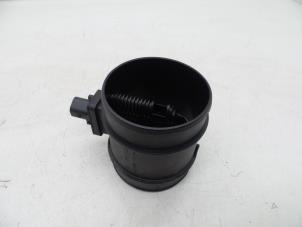 Gebruikte Luchtmassameter Saab 9-5 (YS3G) 2.0 TiD 16V Prijs € 25,00 Margeregeling aangeboden door Auto Demontage Elferink B.V.