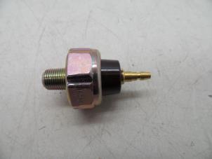 Gebruikte Oliedruk Schakelaar Saab 9-5 Prijs € 25,00 Margeregeling aangeboden door Auto Demontage Elferink B.V.