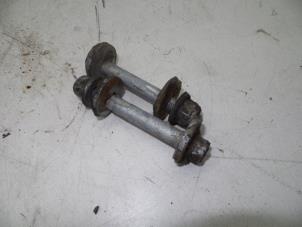 Gebruikte Bouten set Volvo XC60 I (DZ) 2.4 D5 20V AWD Prijs € 25,00 Margeregeling aangeboden door Auto Demontage Elferink B.V.