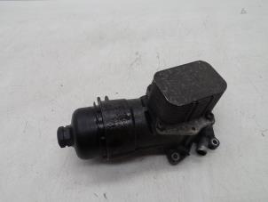 Gebruikte Oliefilterhouder Volvo V50 (MW) 1.6 D 16V Prijs € 50,00 Margeregeling aangeboden door Auto Demontage Elferink B.V.