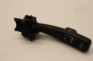 Gebruikte Ruitenwis Schakelaar Volvo S40 (MS) 2.0 D 16V Prijs € 25,00 Margeregeling aangeboden door Auto Demontage Elferink B.V.