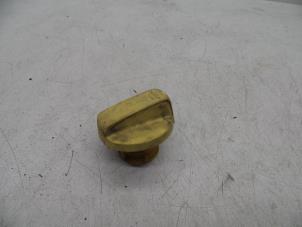 Gebruikte Oliedop Saab 9-3 II Sport Sedan (YS3F) 1.8t 16V Prijs € 25,00 Margeregeling aangeboden door Auto Demontage Elferink B.V.