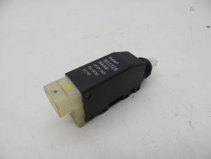 Gebruikte Motor Centrale Deurvergrendeling Saab 9-3 I (YS3D) 2.0,S 16V Prijs € 25,00 Margeregeling aangeboden door Auto Demontage Elferink B.V.