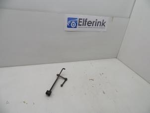 Gebruikte Dynamosteun boven Saab 900 I 2.0 i 16V Prijs € 25,00 Margeregeling aangeboden door Auto Demontage Elferink B.V.