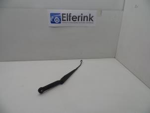 Gebruikte Ruitenwisserarm voor Saab 9-7X 4.2i V6 24V AWD Prijs € 25,00 Margeregeling aangeboden door Auto Demontage Elferink B.V.