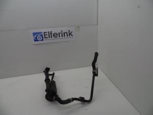 Gebruikte Carterventilatie Saab 9-5 (YS3G) 2.0 TiD 16V Prijs € 75,00 Margeregeling aangeboden door Auto Demontage Elferink B.V.