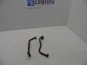Gebruikte Brandstofleiding Volvo V40 (MV) 1.6 D2 Prijs € 40,00 Margeregeling aangeboden door Auto Demontage Elferink B.V.