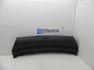 Gebruikte Bekleding bagageruimte Volvo V40 (MV) 1.6 D2 Prijs € 50,00 Margeregeling aangeboden door Auto Demontage Elferink B.V.