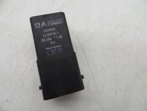 Gebruikte Gloeirelais Volvo V40 (MV) 1.6 D2 Prijs € 25,00 Margeregeling aangeboden door Auto Demontage Elferink B.V.