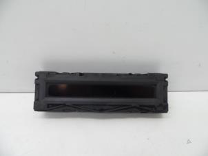 Gebruikte Display Interieur Opel Insignia 2.0 Turbo 16V Ecotec Prijs € 25,00 Margeregeling aangeboden door Auto Demontage Elferink B.V.