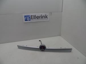 Gebruikte Handgreep Achterklep Saab 9-3 II Sport Sedan (YS3F) 1.8t 16V BioPower Prijs € 50,00 Margeregeling aangeboden door Auto Demontage Elferink B.V.