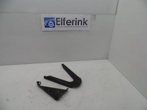 Gebruikte Motorsteun Saab 99 Combi Coupé 2.0 GL Prijs € 25,00 Margeregeling aangeboden door Auto Demontage Elferink B.V.