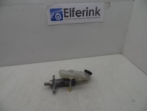 Gebruikte Hoofdremcilinder Volvo V40 (MV) 1.6 D2 Prijs € 50,00 Margeregeling aangeboden door Auto Demontage Elferink B.V.