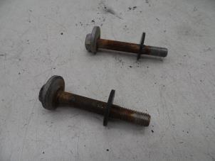 Gebruikte Bouten set Volvo C30 (EK/MK) 1.6 16V Prijs € 25,00 Margeregeling aangeboden door Auto Demontage Elferink B.V.