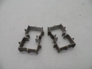 Gebruikte Bumperdeel midden-achter Saab 9-3 Sport Estate (YS3F) 2.0t 16V Prijs € 25,00 Margeregeling aangeboden door Auto Demontage Elferink B.V.